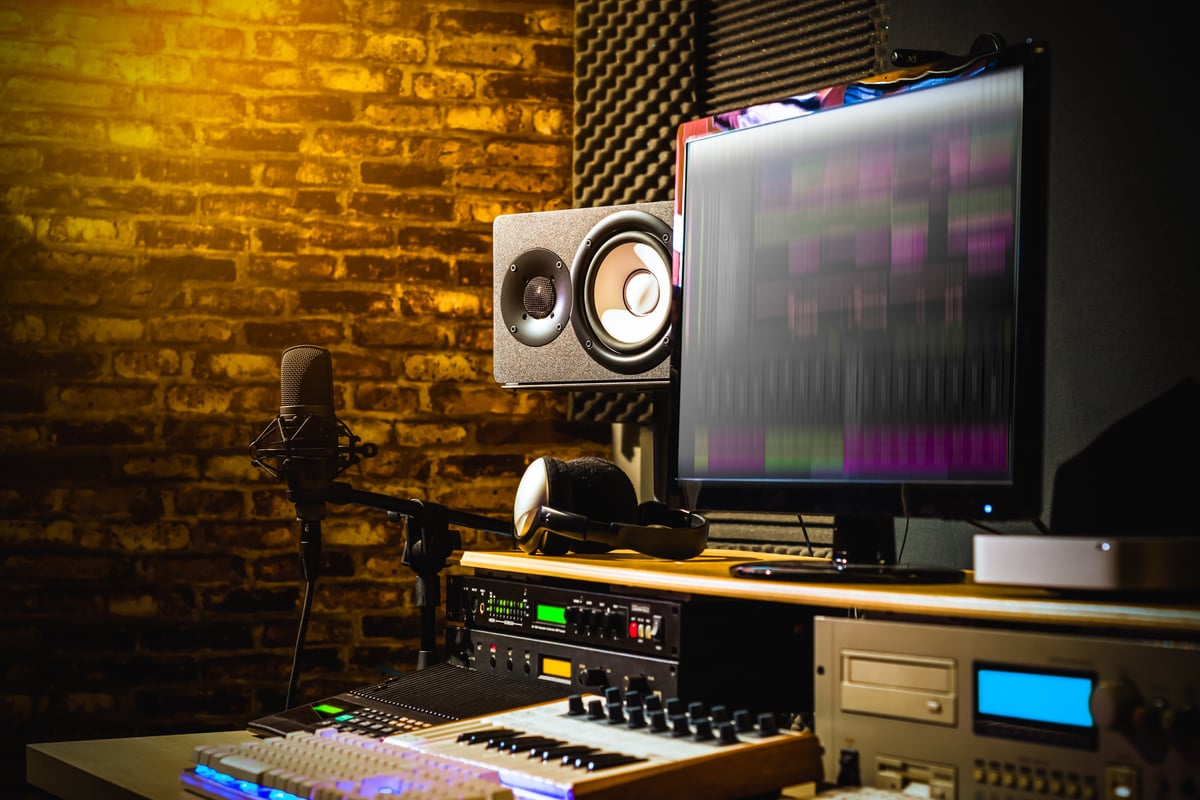 home studio, digital sound recording & editing studio equipment, music production